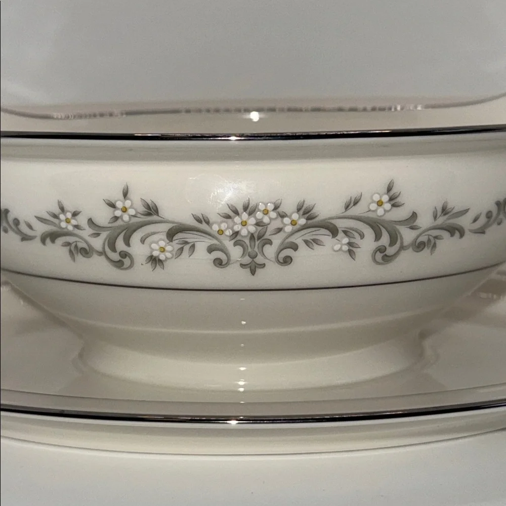 Noritake Gravy Boat w Attached Under Plate Parkridge Pattern